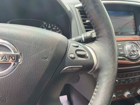 Used 2020 Nissan Pathfinder Platinum AWD/4WD image 30