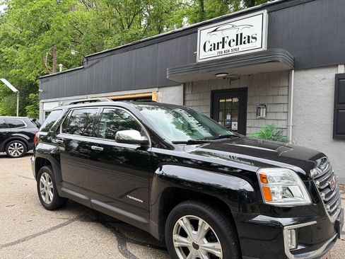 Used 2017 GMC Terrain SLE w/ Chrome Edition AWD/4WD image 3