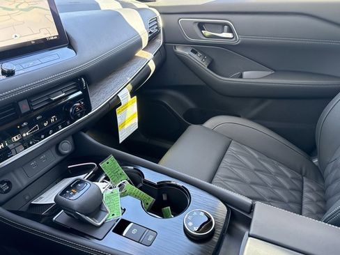 New 2026 Nissan Rogue Platinum w/ Platinum Premium Package image 21