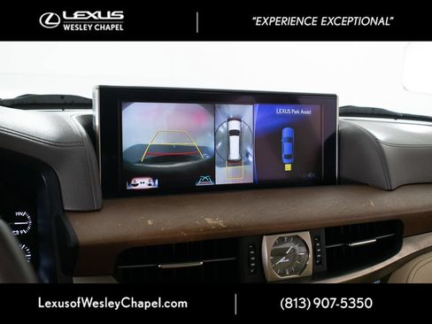 Used 2016 Lexus LX 570 4WD w/ Luxury Package image 40