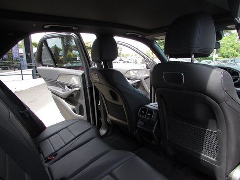 Used 2020 Mercedes-Benz GLE 450 4MATIC w/ MBUX Technology Package image 31