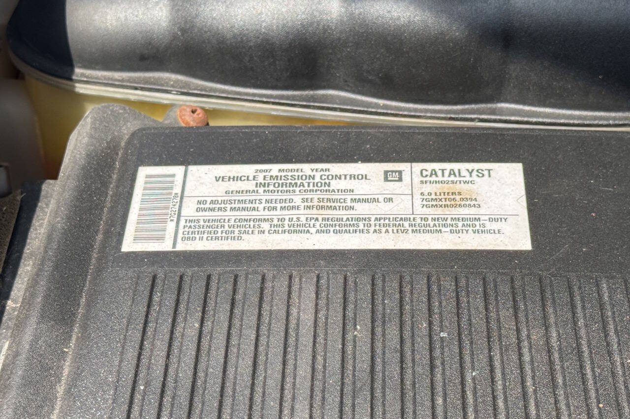 Used 2007 Chevrolet Suburban 2500 LT AWD/4WD image 31