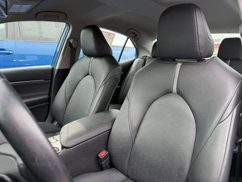 Certified 2019 Toyota Camry XSE FWD image 9
