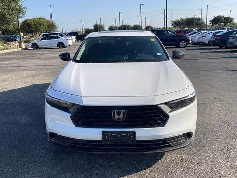 Used 2025 Honda Accord SE image 2