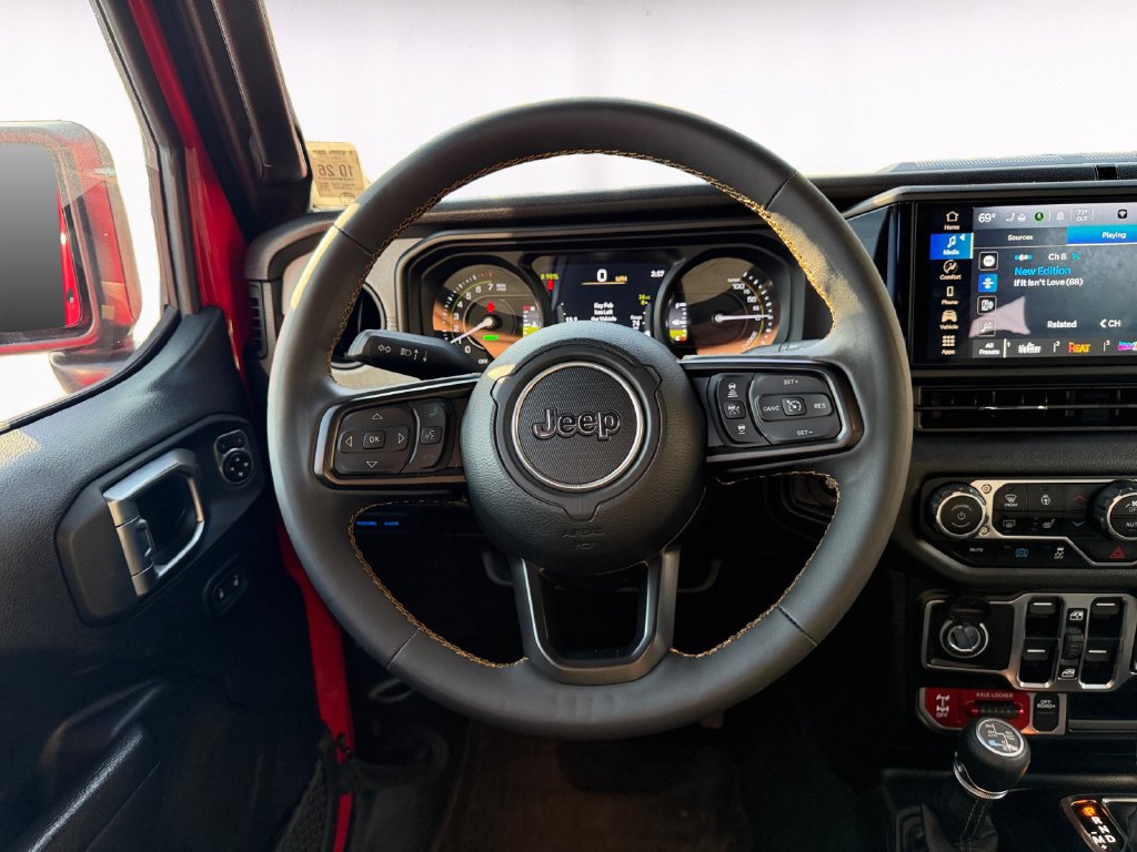 Used 2024 Jeep Wrangler Unlimited AWD/4WD image 12