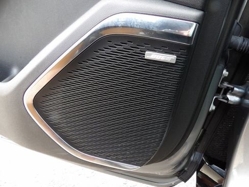 Used 2025 Chevrolet Traverse High Country image 21