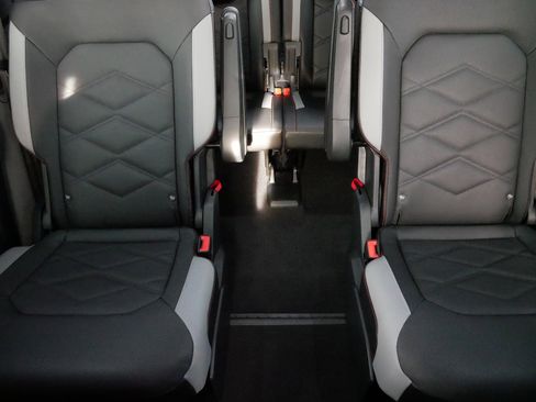 Used 2024 Volkswagen Atlas Peak Edition SEL image 13