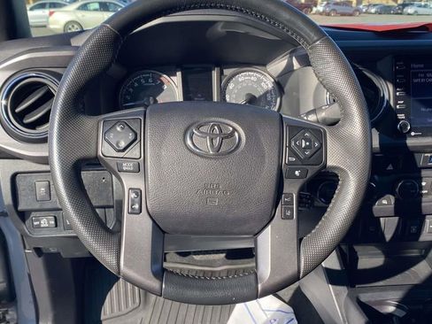 Used 2016 Toyota Tacoma SR5 w/ SR5 Appearance Package (SN) image 16