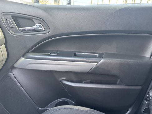 Used 2022 Chevrolet Colorado LT w/ LT Convenience Package image 22