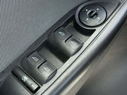 Used 2013 Ford Focus SE FWD image 23