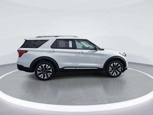 New 2026 Ford Explorer Platinum image 9