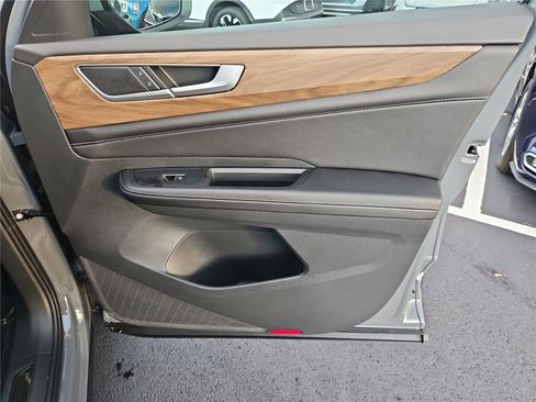 New 2026 Volkswagen Atlas SE image 28