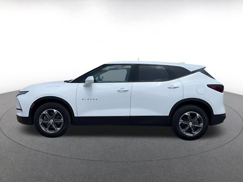 Used 2025 Chevrolet Blazer LT FWD image 8