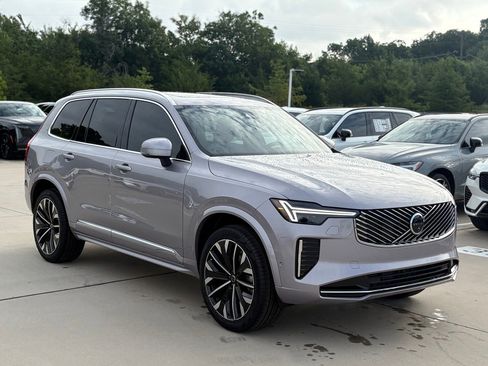 New 2026 Volvo XC90 B6 Plus w/ Protection Package Premier image 3
