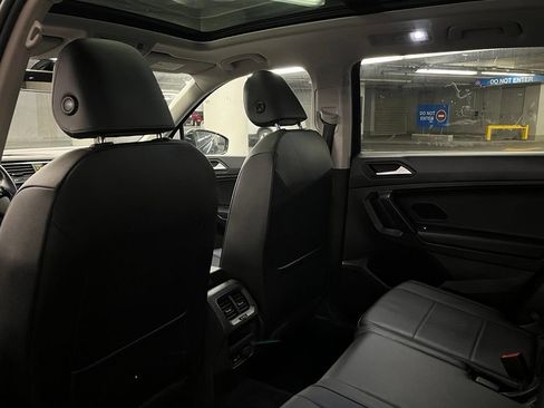 Used 2019 Volkswagen Tiguan SE w/ Panoramic Sunroof Package AWD/4WD image 21