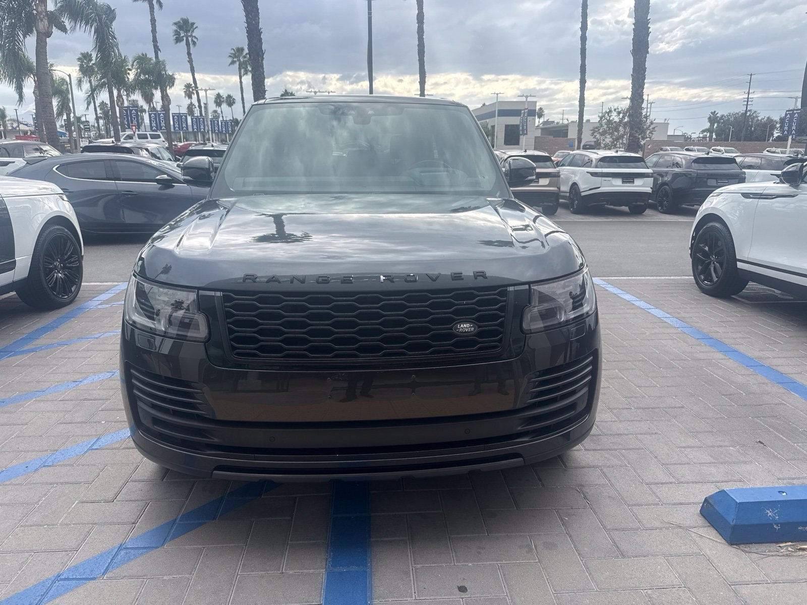 Used 2019 Land Rover Range Rover Supercharged AWD/4WD image 2