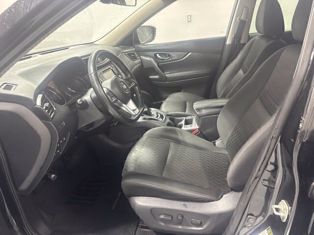 Used 2020 Nissan Rogue SV AWD/4WD image 12
