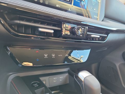 New 2026 Nissan Kicks SR FWD image 28