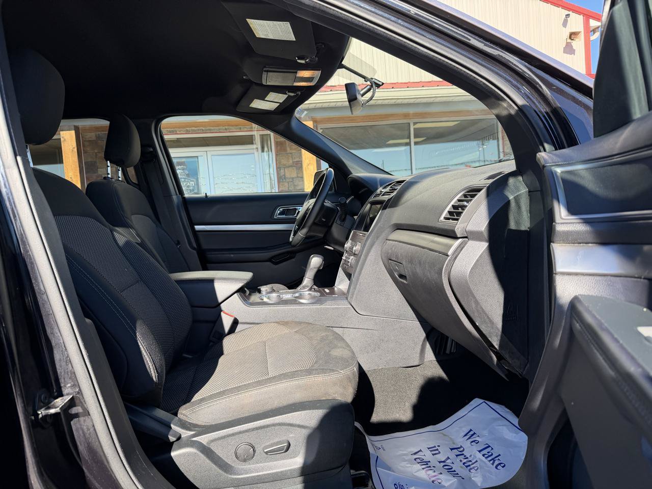 Used 2019 Ford Explorer XLT w/ Equipment Group 201A AWD/4WD image 27