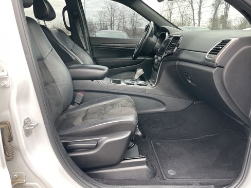 Used 2020 Jeep Grand Cherokee Altitude image 13