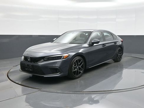 Used 2024 Honda Civic Sport Touring image 3