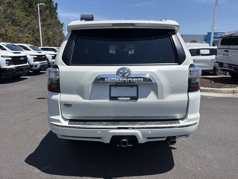 Used 2021 Toyota 4Runner Limited AWD/4WD image 9