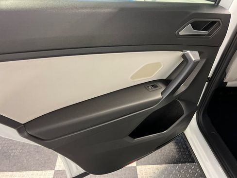 Certified 2021 Volkswagen Tiguan SE R-Line FWD image 17