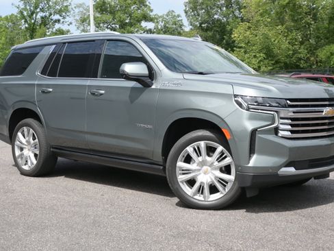 Used 2023 Chevrolet Tahoe High Country w/ Advanced Technology Package AWD/4WD image 2