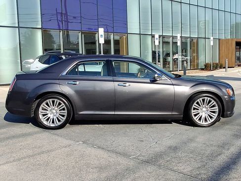 Used 2013 Chrysler 300 C w/ Light Group RWD image 32