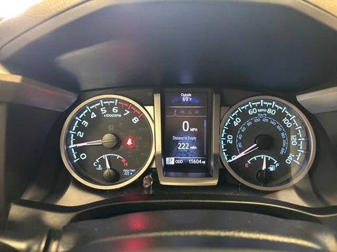 Used 2020 Toyota Tacoma 4x4 Access Cab image 17