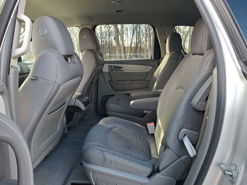 Used 2016 Chevrolet Traverse LT w/ Style and Technology Package image 11