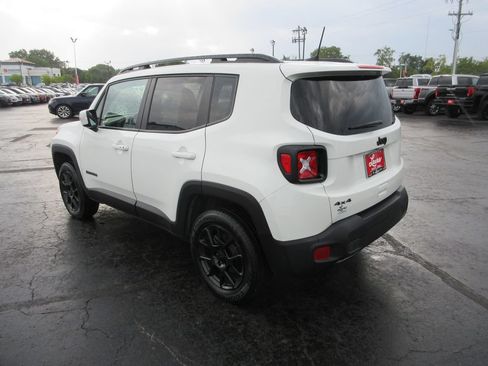 Used 2020 Jeep Renegade Altitude AWD/4WD image 9