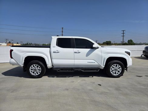 Used 2024 Toyota Tacoma SR5 AWD/4WD image 2
