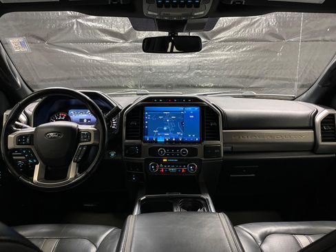 Used 2022 Ford F350 Platinum w/ FX4 Off-Road Package image 12