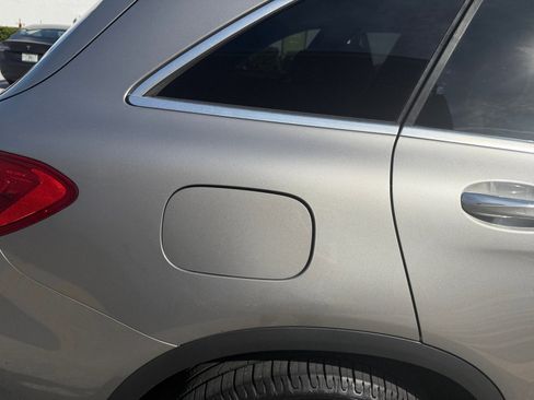 Used 2019 Mercedes-Benz GLC 300 GLC 300 w/ Parking Assistance Package image 24