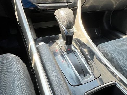 Used 2017 Honda Accord EX image 26