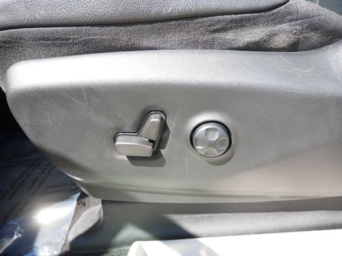 Used 2022 Chrysler Pacifica Touring-L FWD image 19