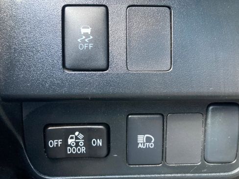 Used 2022 Toyota Tacoma SR image 20