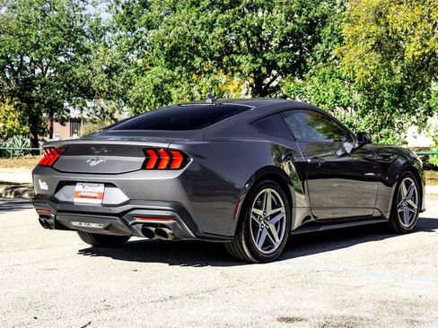 Used 2024 Ford Mustang Premium image 5