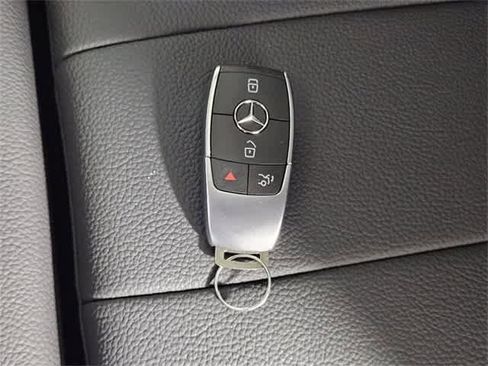 Certified 2025 Mercedes-Benz GLB 250 4MATIC image 78