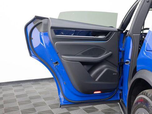 New 2026 Porsche Macan 4 Electric AWD/4WD image 34