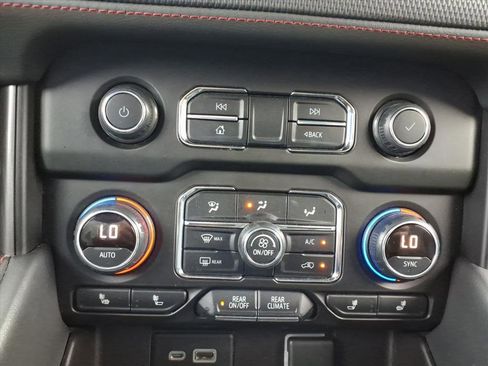 Used 2021 Chevrolet Suburban RST w/ Luxury Package image 22