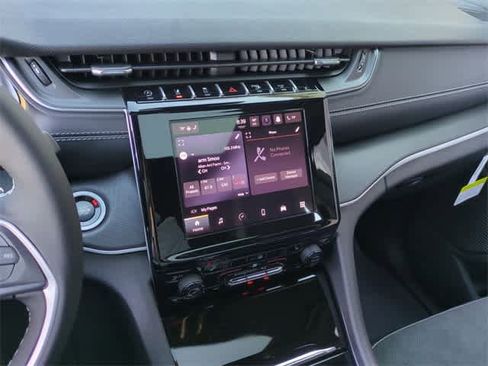 New 2025 Jeep Grand Cherokee L Altitude image 29