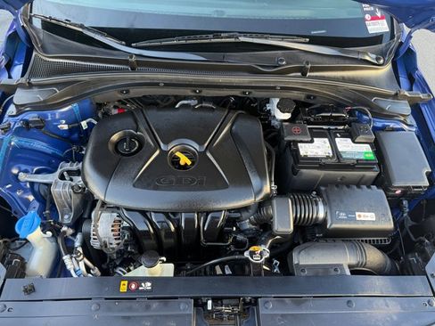 Used 2019 Hyundai Elantra GT FWD image 18