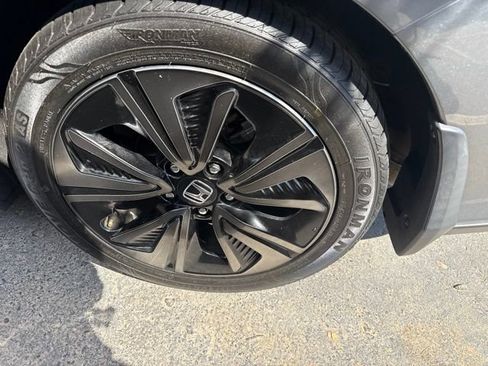 Used 2018 Honda Civic EX image 7
