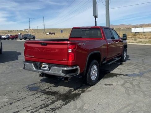 Used 2021 Chevrolet Silverado 2500 LTZ w/ LTZ Convenience Package image 8