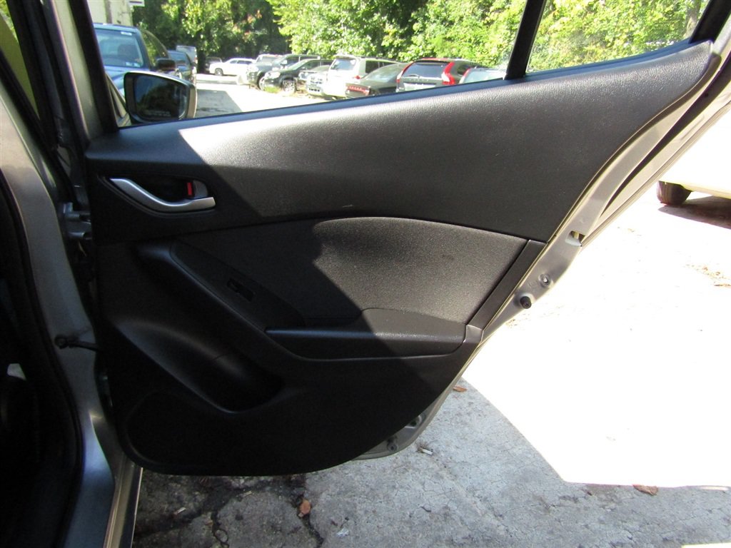 Used 2014 MAZDA MAZDA3 i Sport FWD image 21