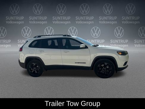Used 2019 Jeep Cherokee Latitude Plus AWD/4WD image 8