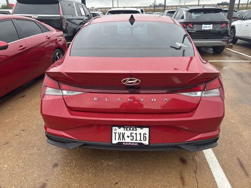 Used 2022 Hyundai Elantra SEL image 8
