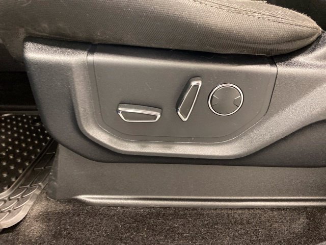 Used 2018 Ford F150 XLT w/ Equipment Group 302A Luxury AWD/4WD image 11
